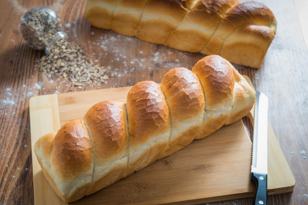 Pâine albă împletită